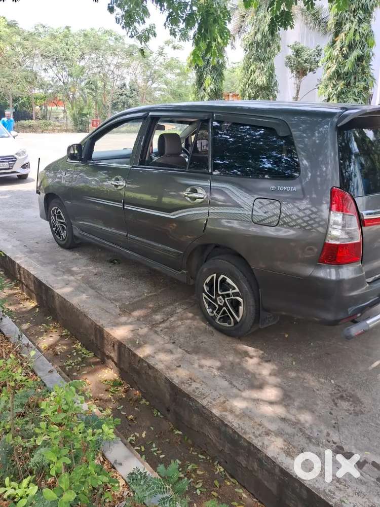 Toyota Innova 2014