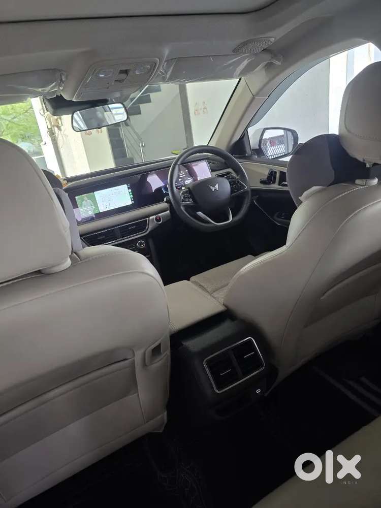 Mahindra Xuv700 Ax7 L 2024 Diesel Luxury
