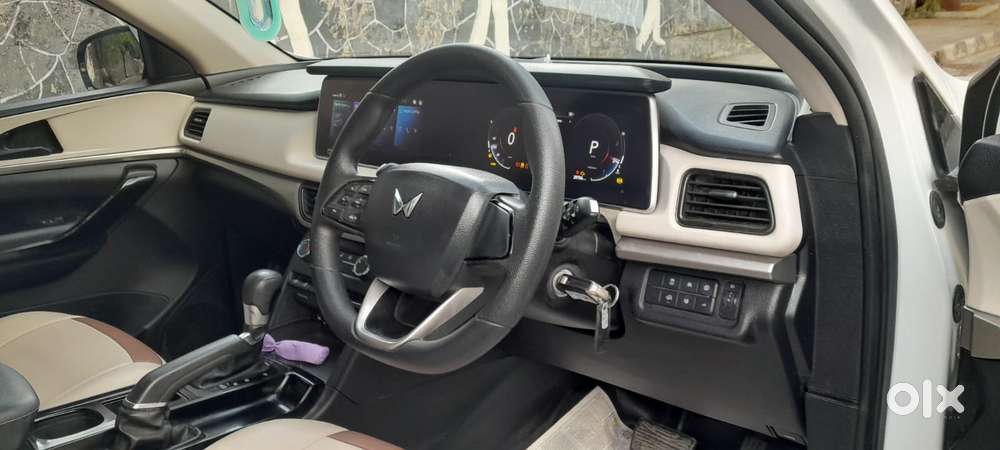 Mahindra Xuv700 2.0 Ax 5 Petrol At Str, 2022, Petrol