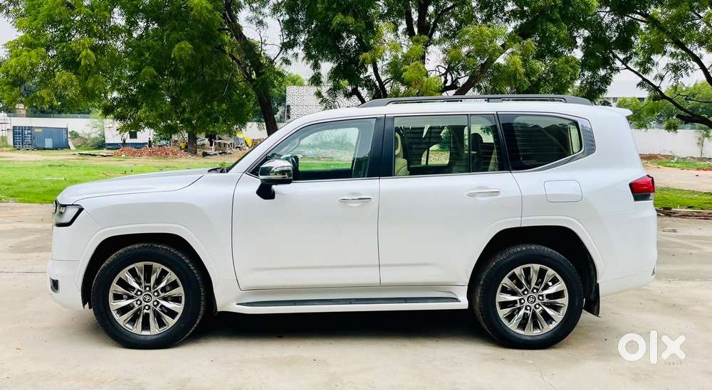 Toyota Land Cruiser 3.3 Zx Diesel, 2023, Diesel