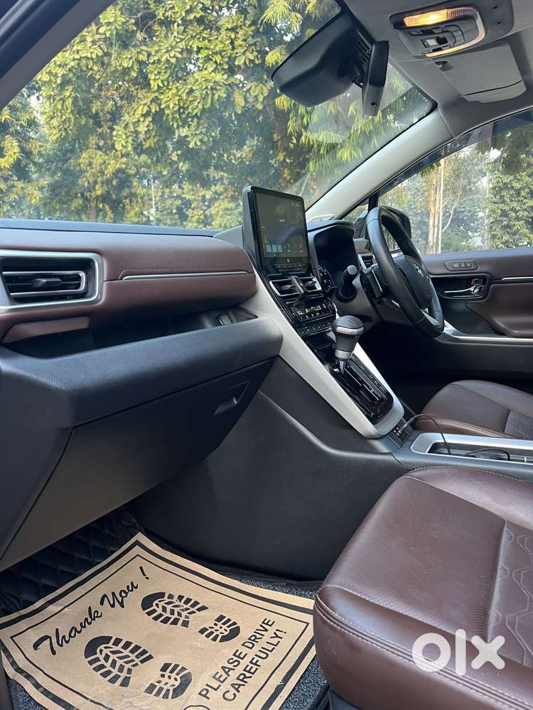 Toyota Innova Hycross 2.0 Zx (o) Hybrid 7 Str, 2023, Electric