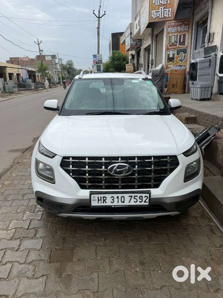 Hyundai Venue Petrol 2019