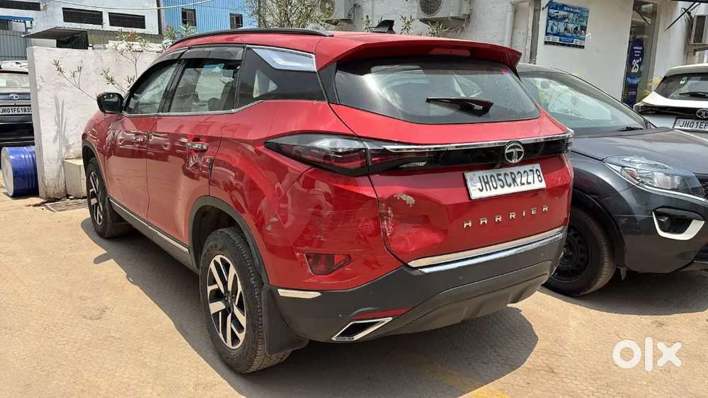 Harieer Red Colour Sunroof