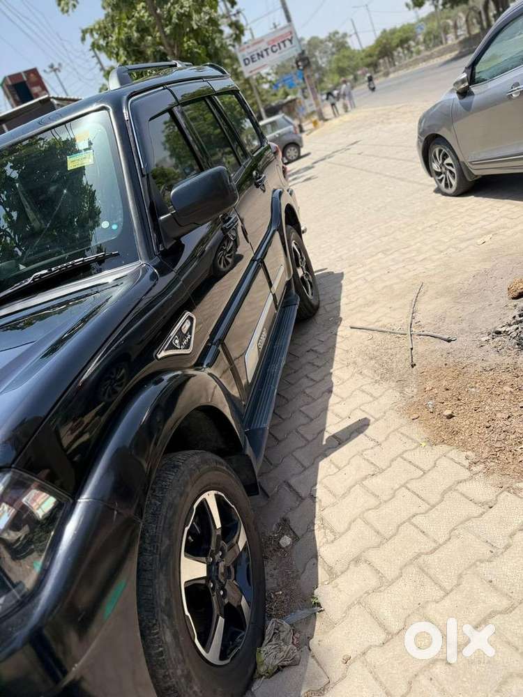 Mahindra Diesel Car 2024 December Km Driven