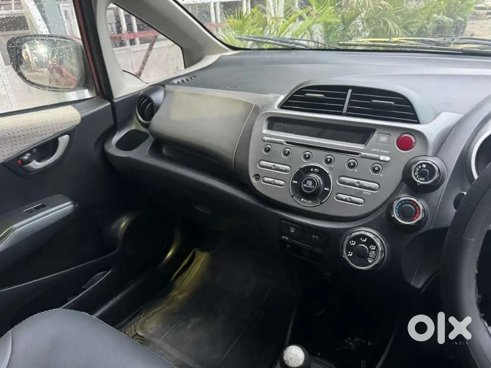 Honda Jazz 1.2 V Privilege 2009 In Excellent Condition