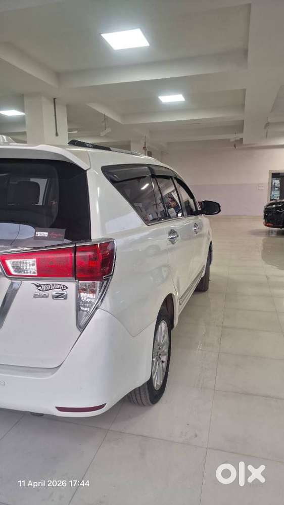 Toyota Innova Crysta 2.8z Automatic, 2016, Diesel