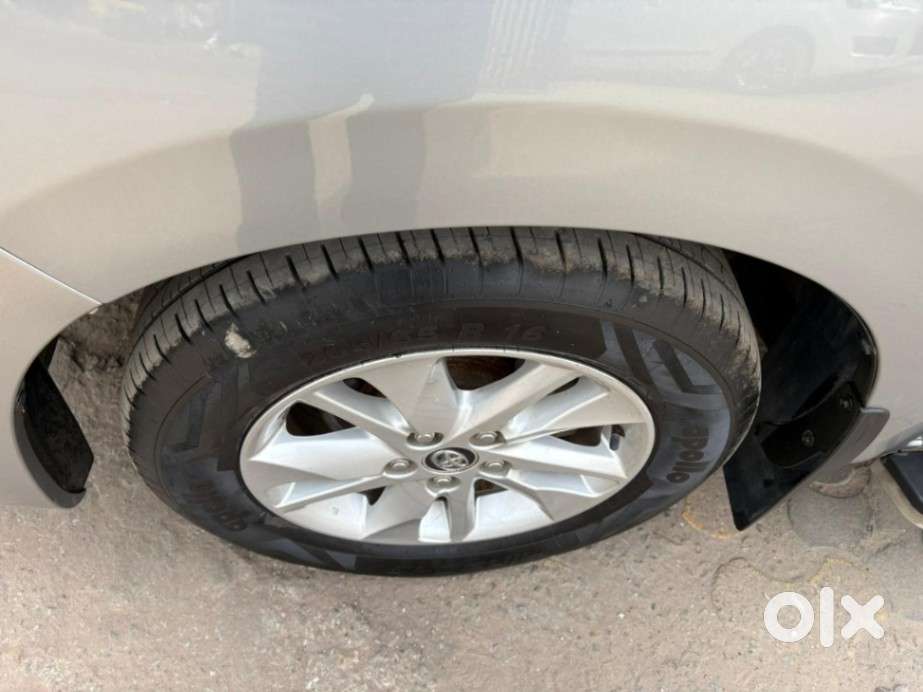 Toyota Innova Crysta 2.8 Gx At, 2017, Diesel