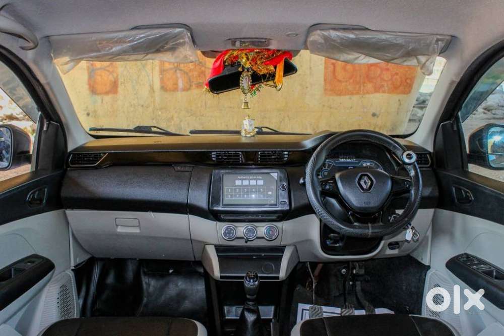 Renault Triber Rxt, 2022, Petrol