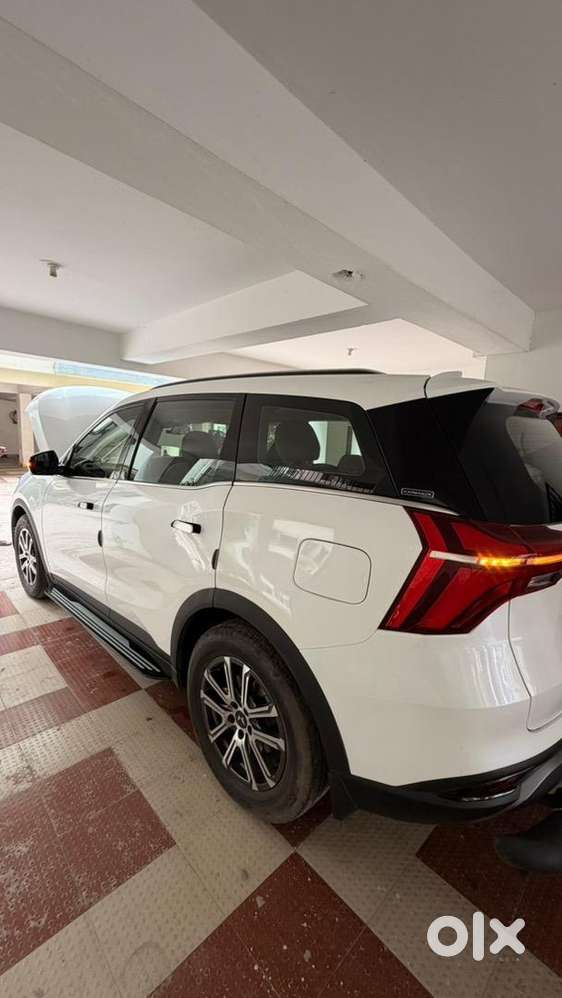 Mahindra Xuv700 2023 Petrol 5610 Km Driven