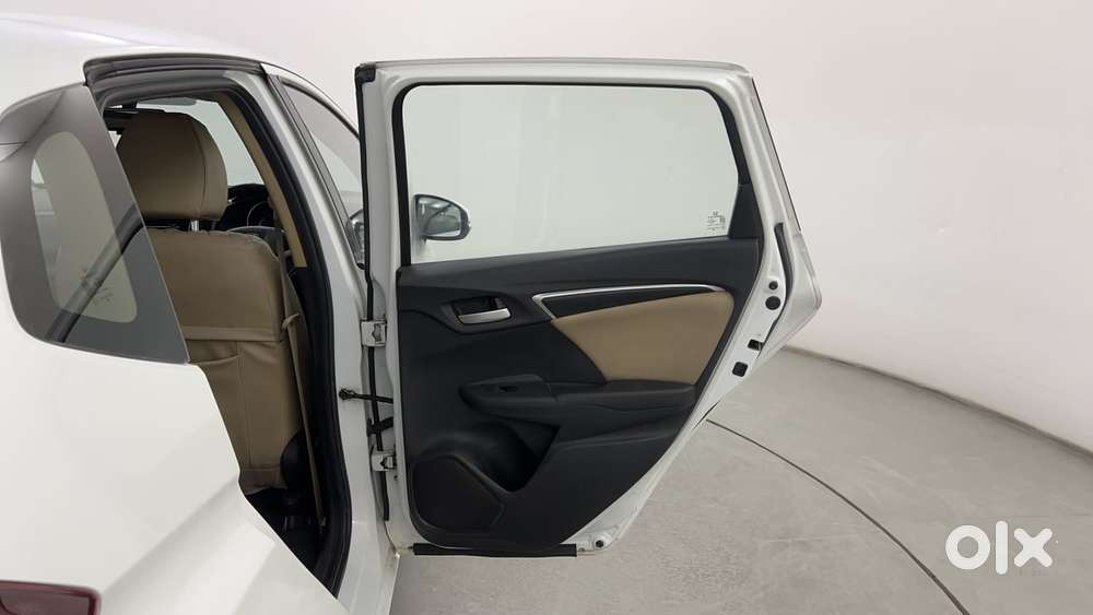 Honda Jazz [2020-2023] 1.2 V I-vtec Mt, 2017, Petrol