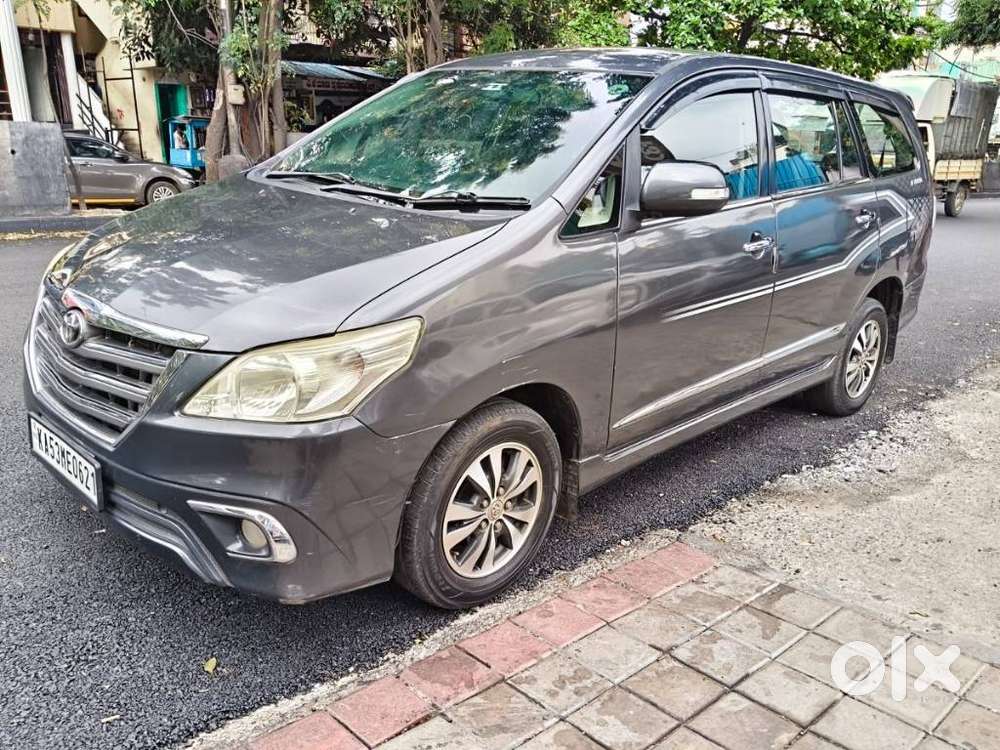 Toyota Innova 2.5 V 8 Str, 2016, Diesel