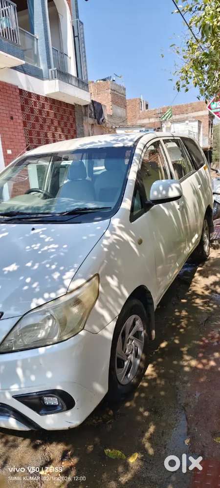 Toyota Innova 2011