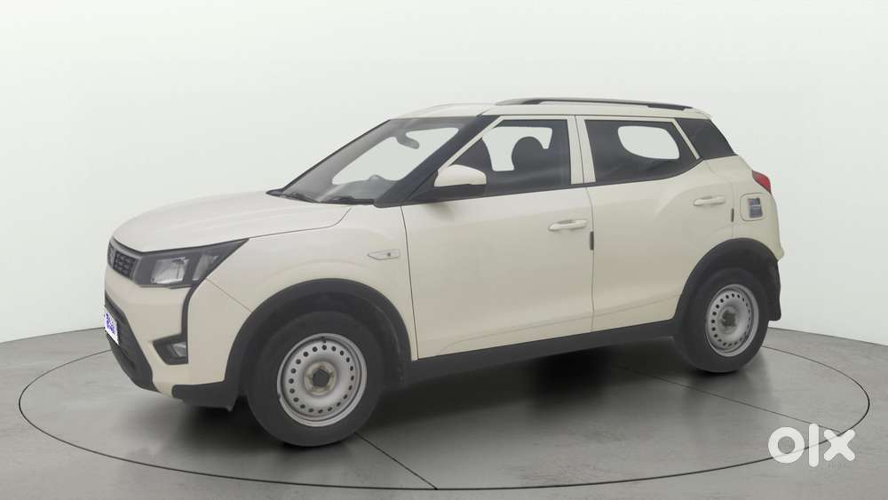 Mahindra Xuv300 W4, 2023, Petrol