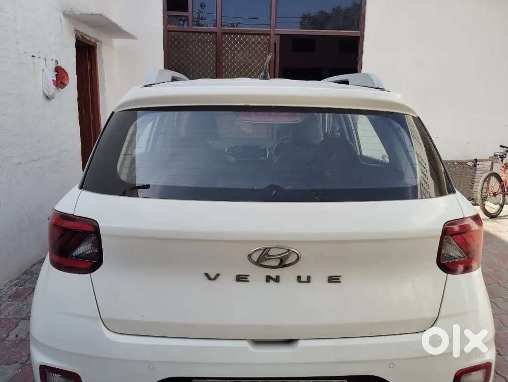 Hyundai Venue 2020 Petrol Well Maintained