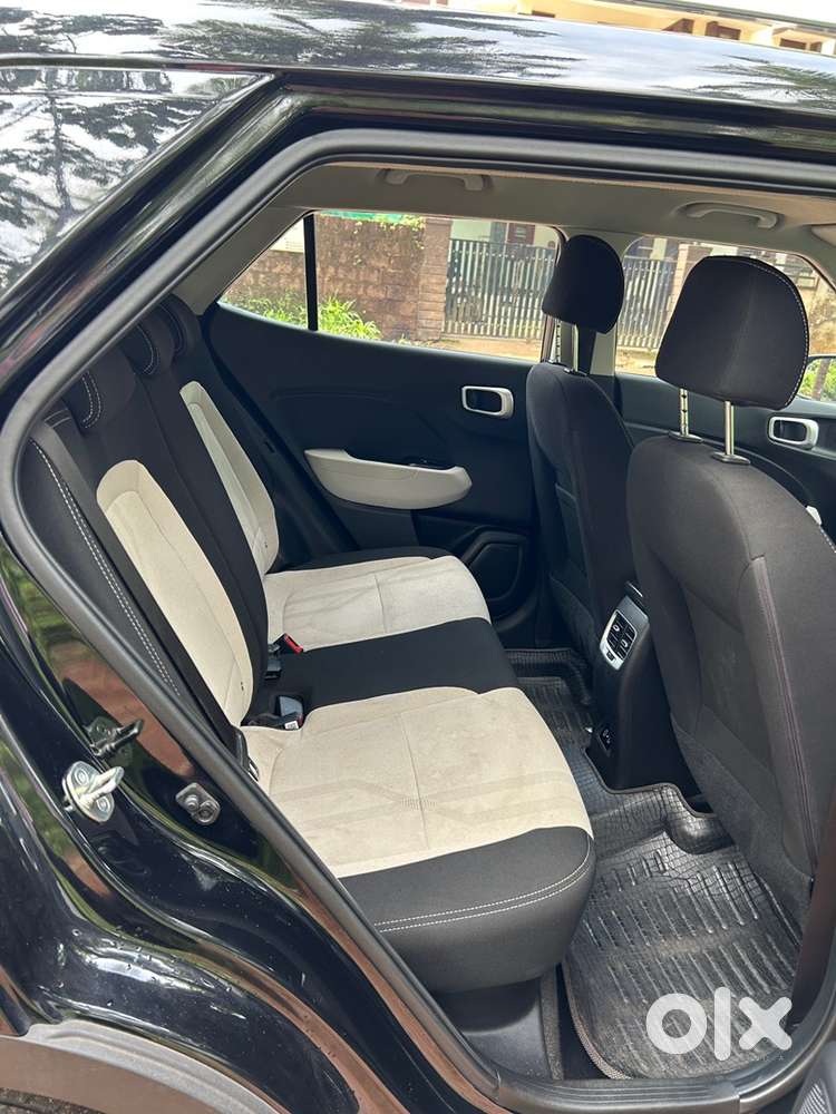 Hyundai Venue 2025/1.3 Year Warranty/less Km/ Fully Serviced