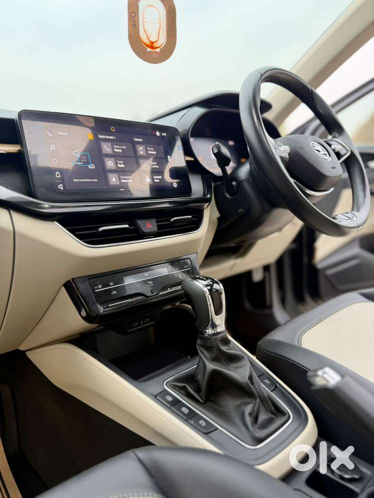 Skoda Slavia 1.0 Tsi Style At, 2025, Petrol