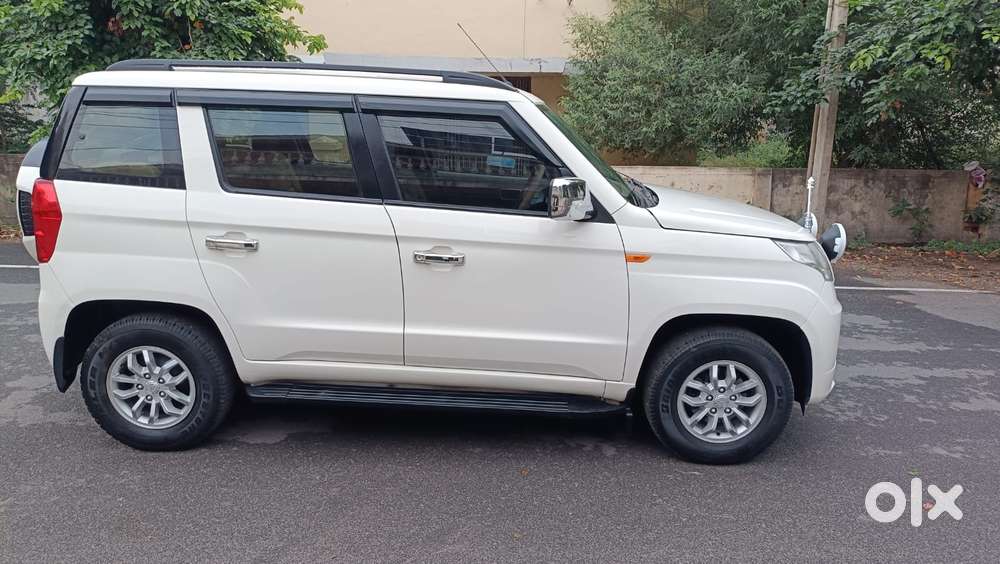 Mahindra TUV 300 mHAWK100 T8, 2016, Diesel