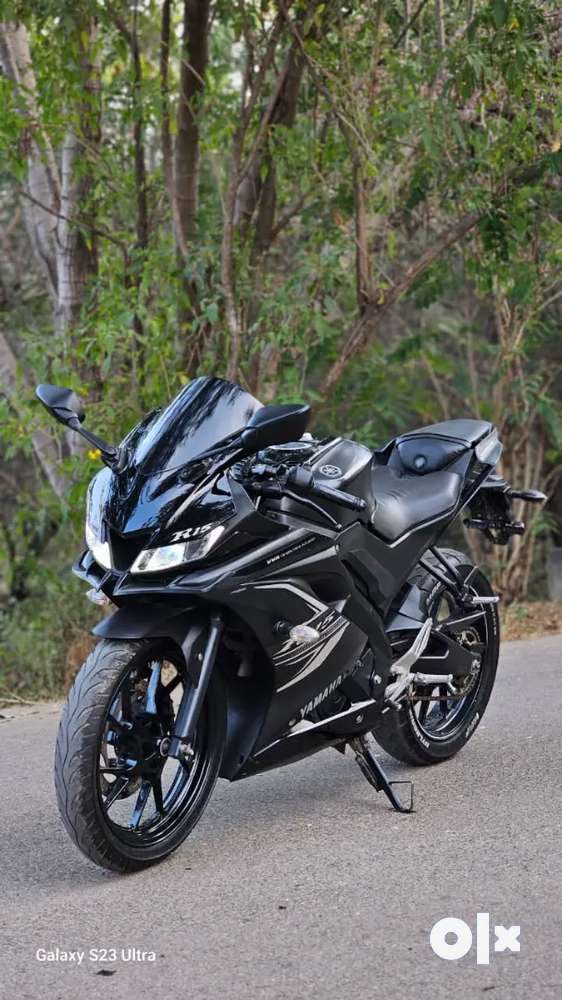 Yamaha r15 v3 black colour sales