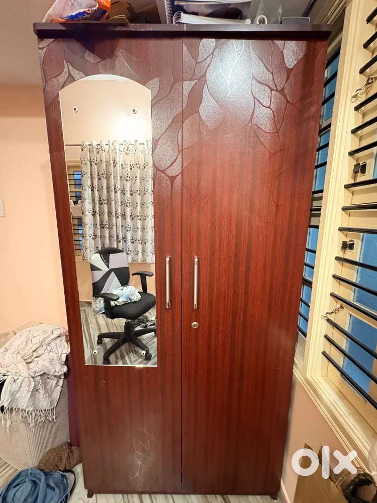 Wardrobe / Almira / cupboard