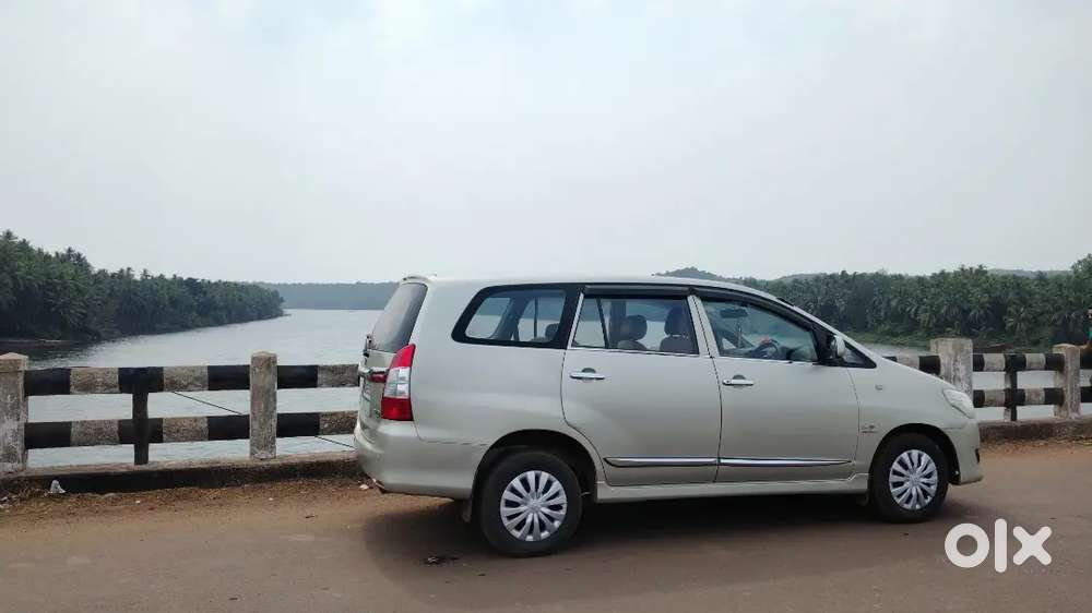 Toyota Innova 2.5 G 2013