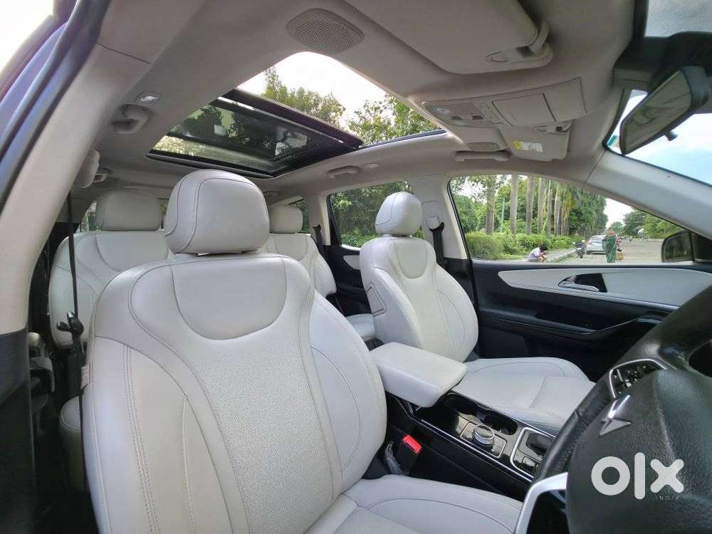 Mahindra Xuv700 2.2 Ax 7 Diesel At Luxury Pack Str, 2023, Diesel