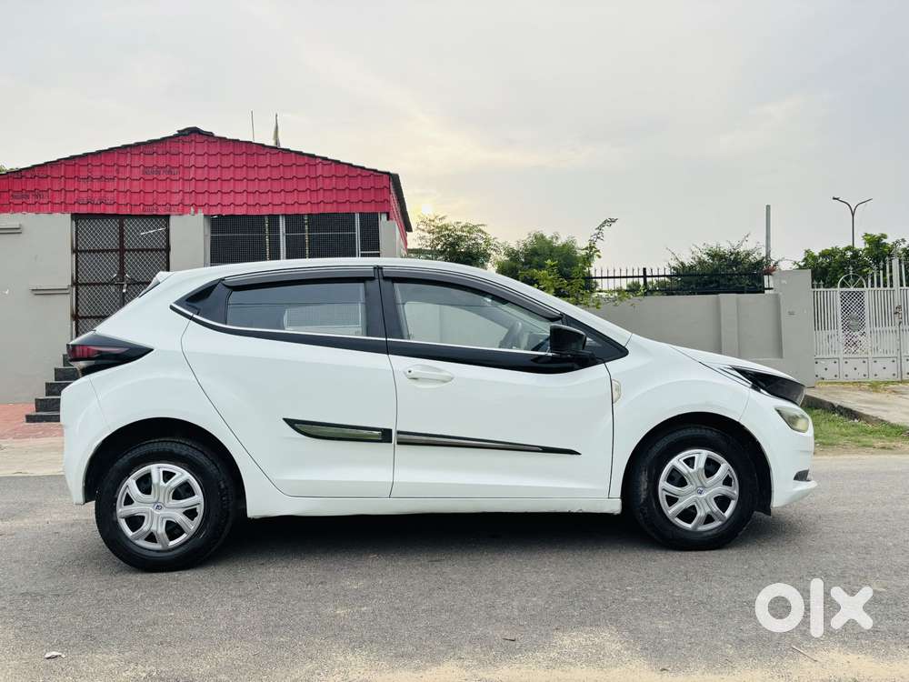 Tata Altroz 1.2 Xe, 2020, Cng & Hybrids