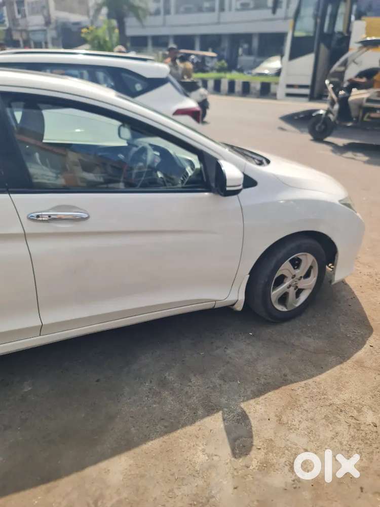 Honda City Diesel White With Sun Roof In Mint Condition.