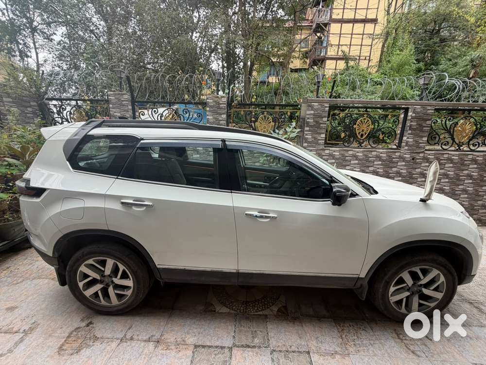 2023 Tata Safari Automatic Diesel(7sxza+o) Or White