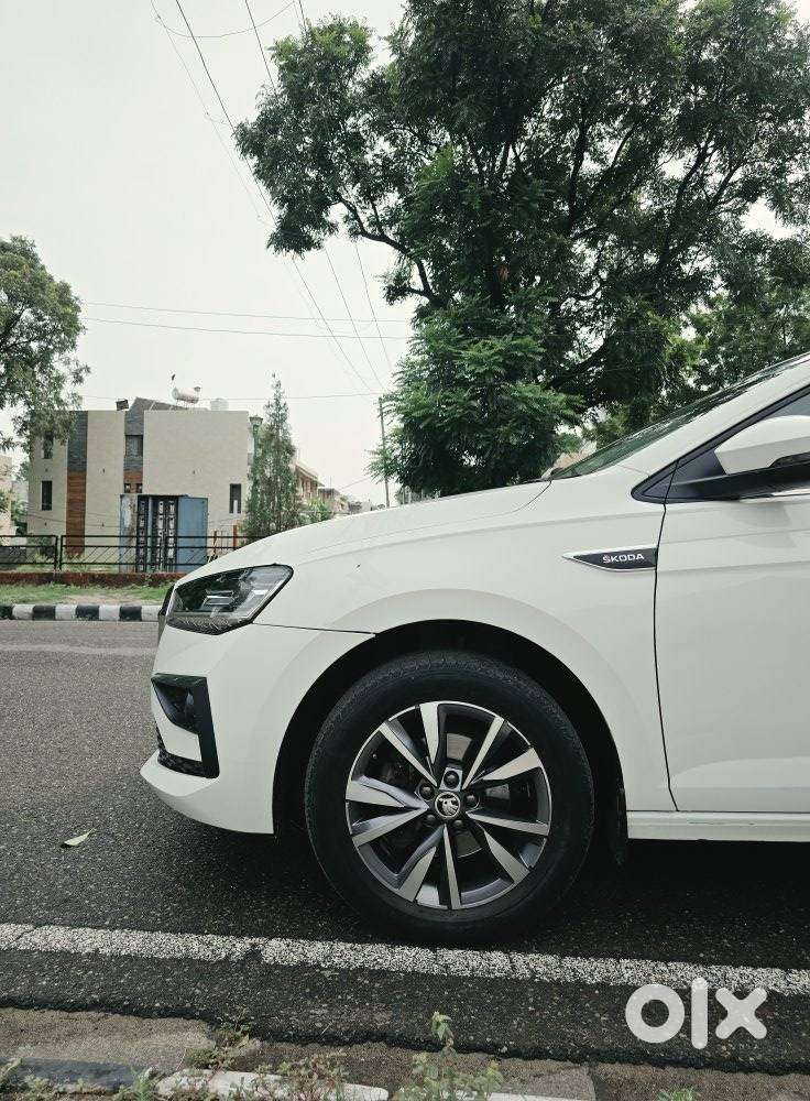 Skoda Slavia Style 1.0l Tsi At, 2023, Petrol