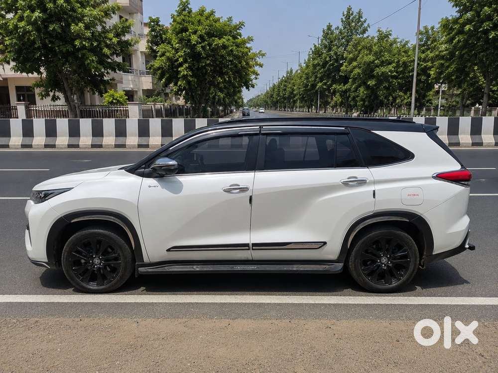 Toyota Innova, 2025, Electric