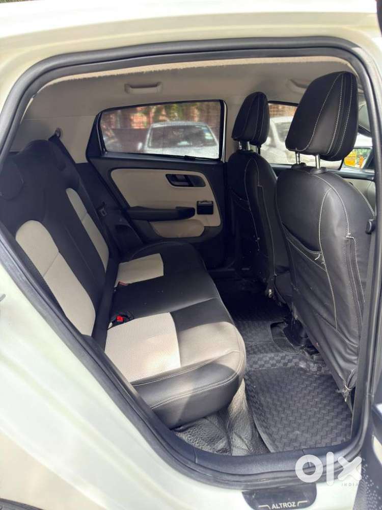 Tata Altroz 1.2 Xe, 2022, Petrol