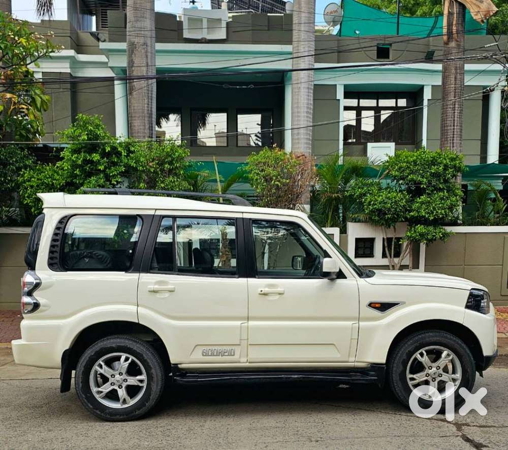 Mahindra Scorpio S10, 2015, Diesel