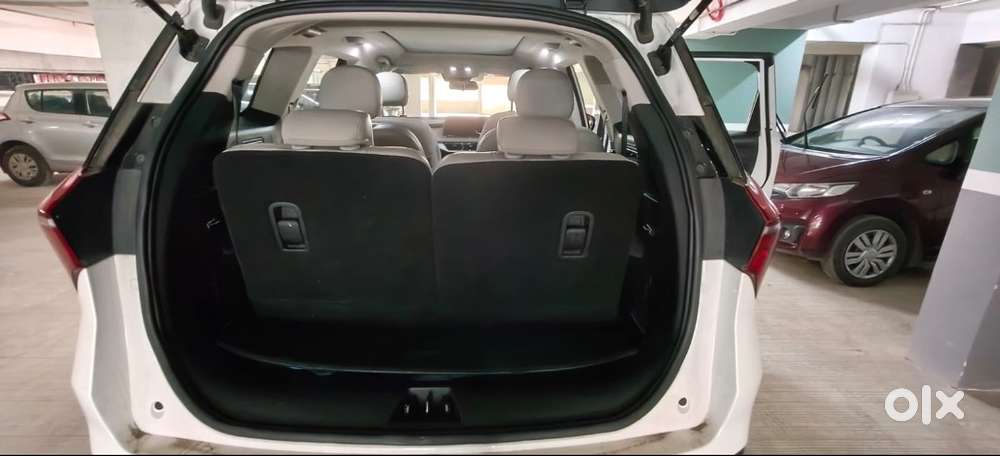 Mahindra Xuv700 2024 Petrol 12500 Km Driven