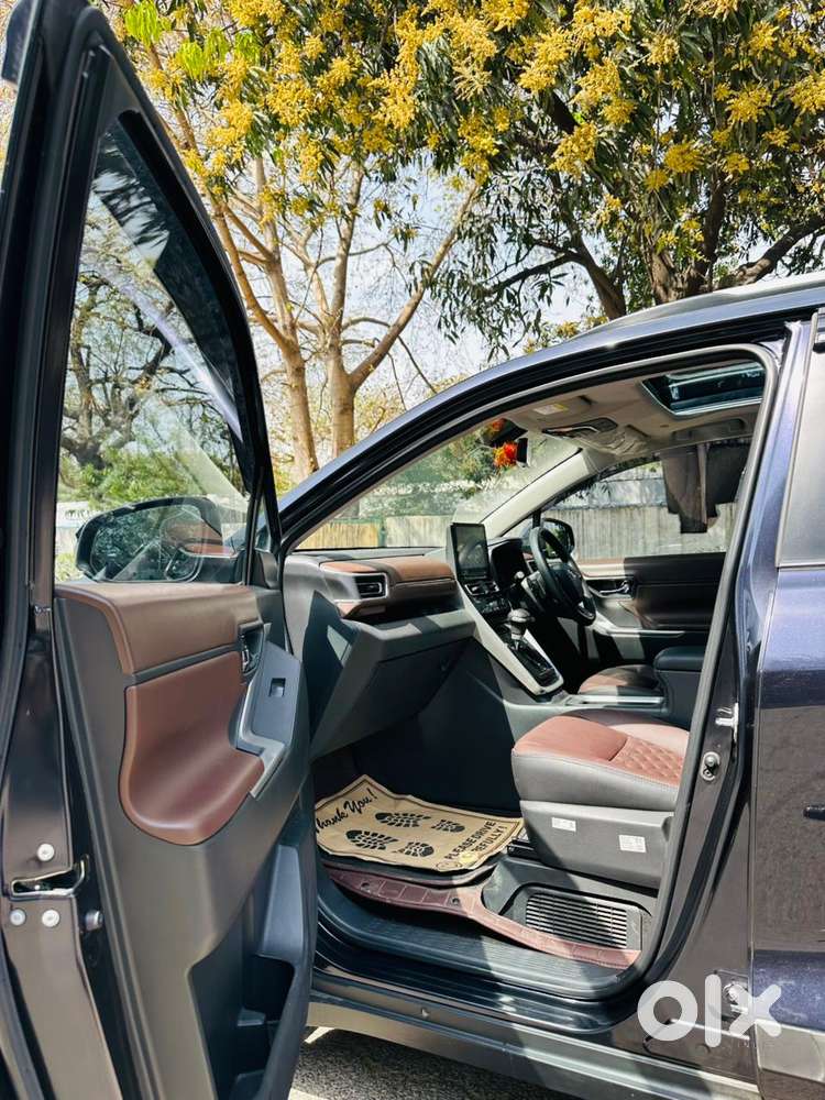 Toyota Innova Hycross 2.0 Vx Hybrid 7 Str, 2025, Petrol