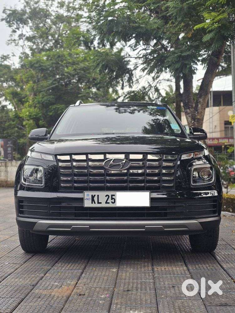 Hyundai Venue 1.2 S (o), 2024, Petrol