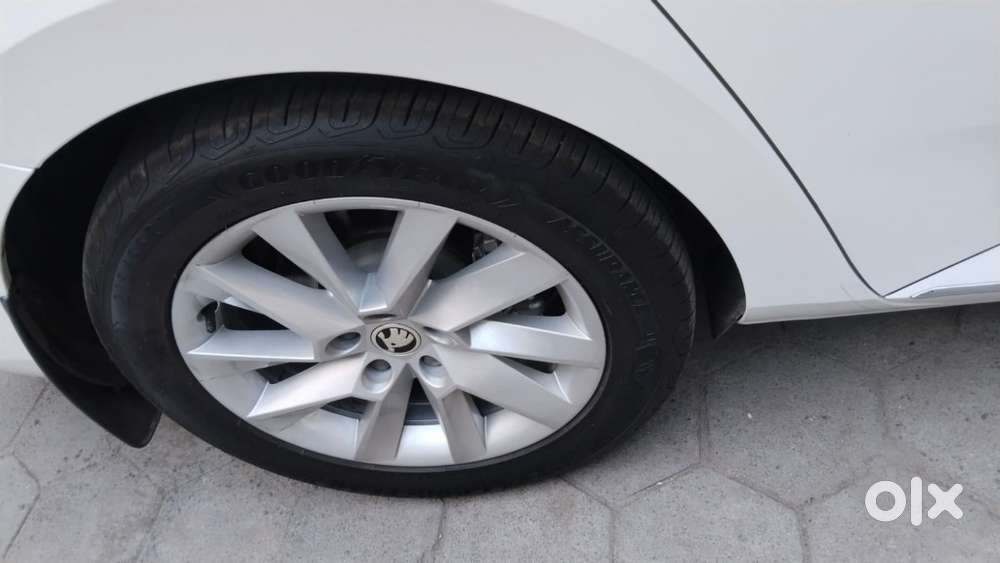 Skoda Superb L&k 2.0 Tdi At, 2019, Diesel