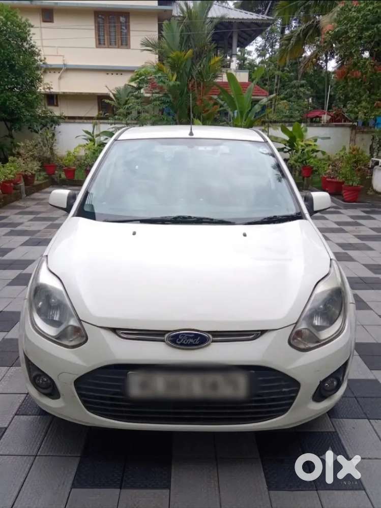 Ford Figo Petrol Zxi 2013