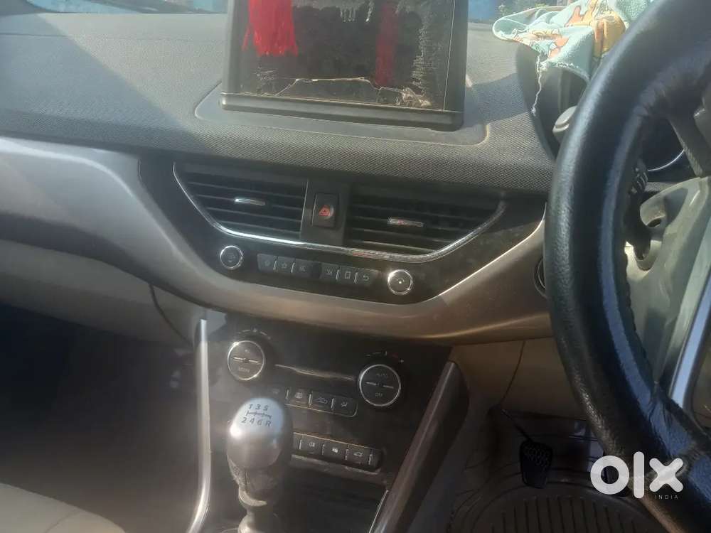 2017 Tata Nexon डीज़ल मैनुअल
