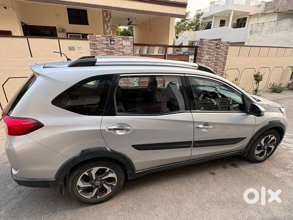 Honda Br-v Petrol 2017 New Condition All New Tyres Less Driven