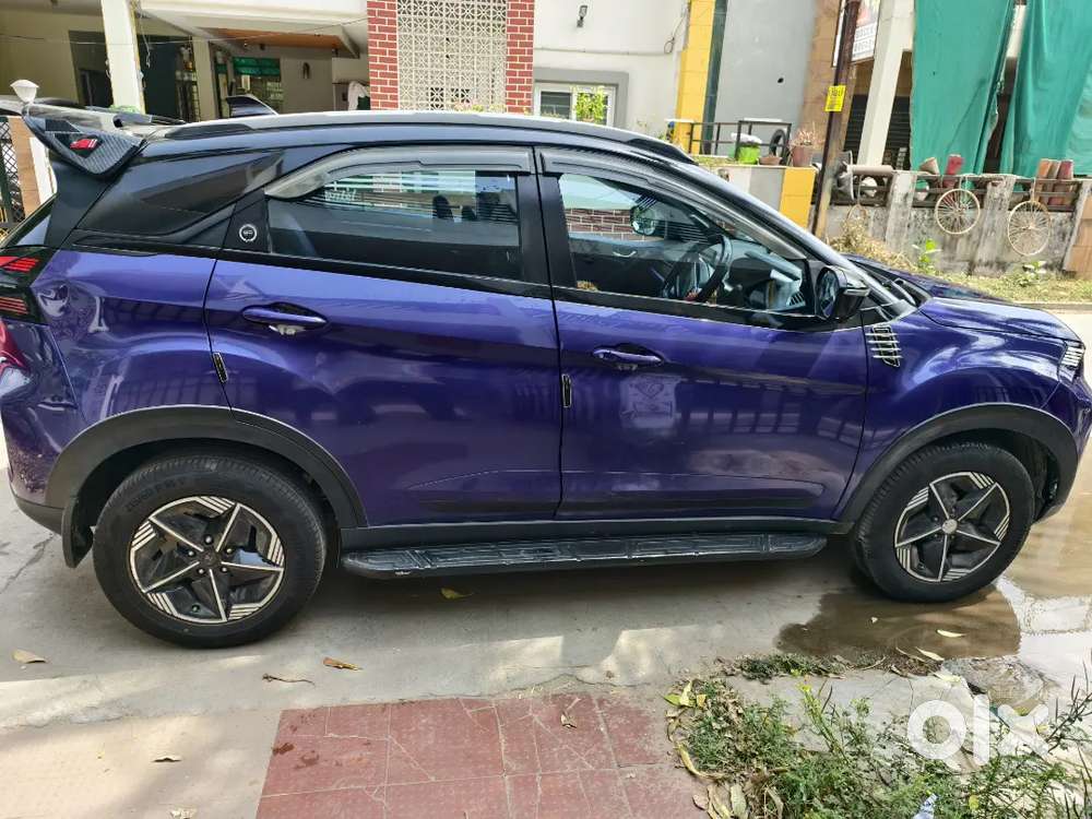 Tata Nexon Purple 2023 - Manual Petrol