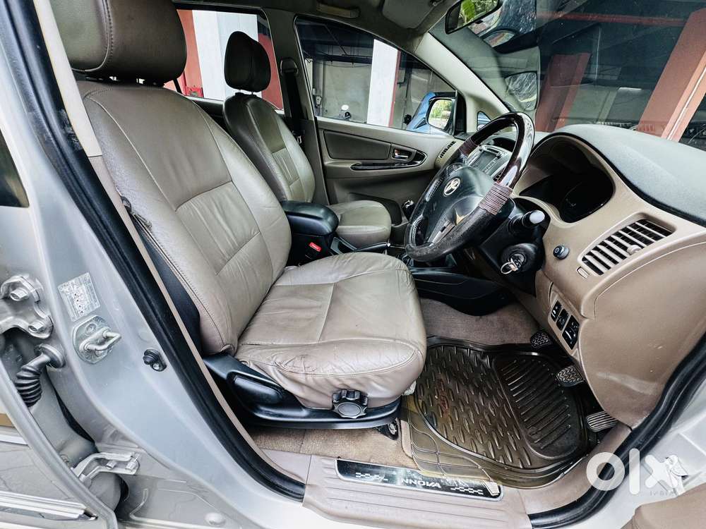 Toyota Innova 2.5 Zx 7 Str Bs-iv, 2015, Diesel