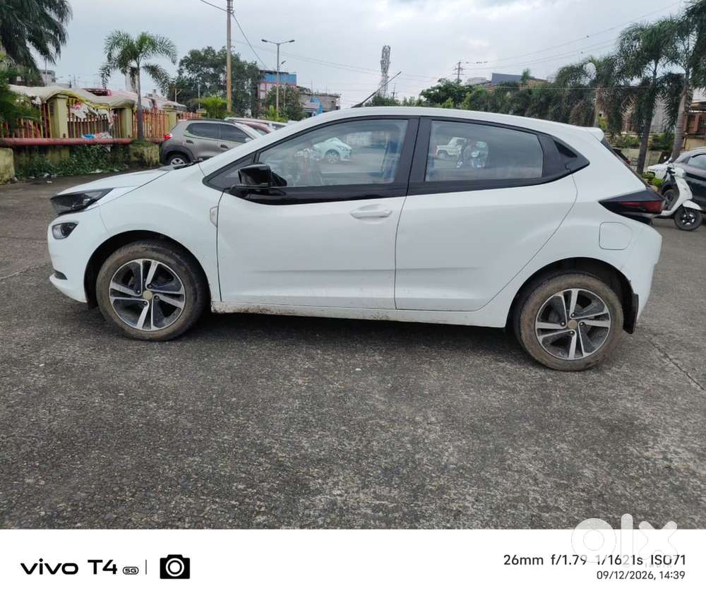 Tata Altroz Xz Top Model Petrol 2022 1st Owner 51000km