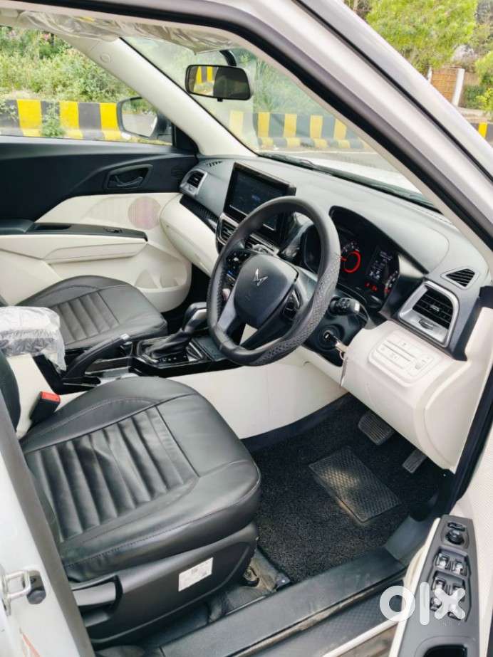 Mahindra Xuv 3xo Ax5l 1.2 Petrol At, 2025, Petrol