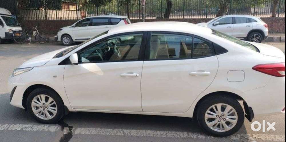 Toyota Yaris J Cvt, 2021, Petrol