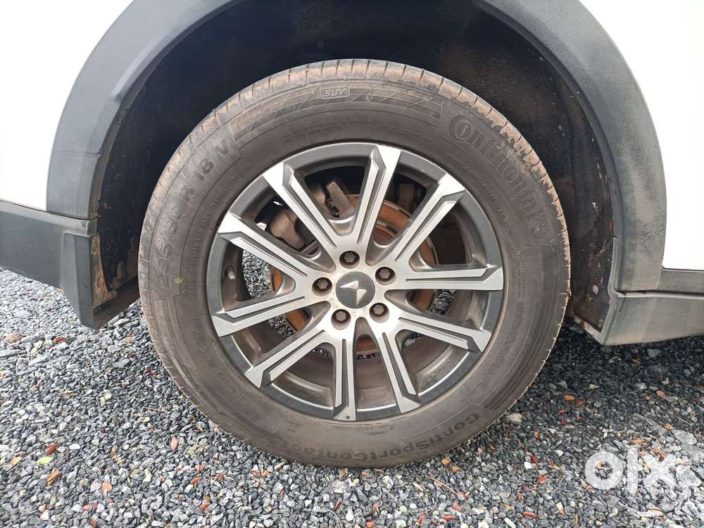 Mahindra Xuv700 2.0 Ax 7 Petrol At Str, 2021, Petrol