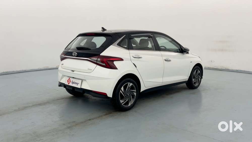 Hyundai I20 Asta (o) 1.2 Ivt Dual Tone, 2022, Petrol