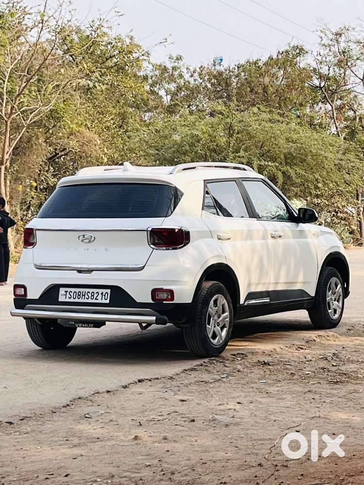 Hyundai Venue, 2021, Petrol