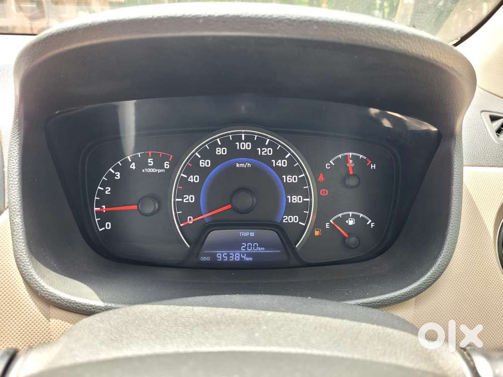 Hyundai Grand I10 Sportz, 2015, Petrol