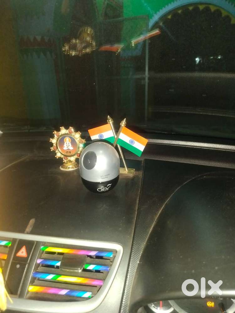 आल वेलमेन्टनेन्स कार है, रात का खींचा हुआ फोटो है