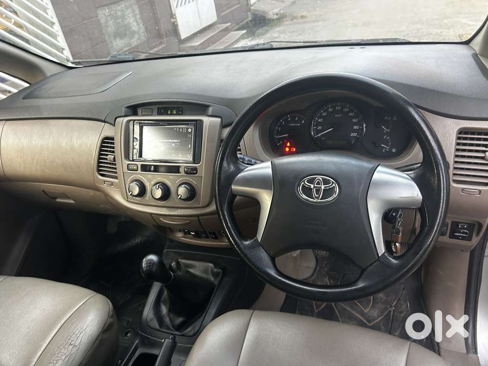 Toyota Innova 2.5 G (diesel) 8 Seater Bs Iv, 2015, Diesel